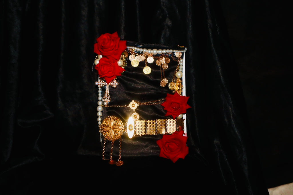 𝔔𝔲𝔢𝔢𝔫 ℭ𝔩𝔢𝔬𝔭𝔞𝔱𝔯𝔞