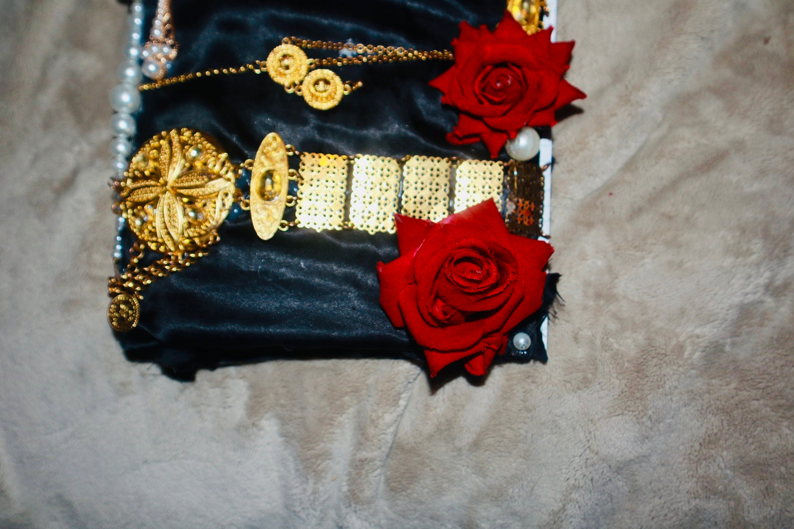 𝔔𝔲𝔢𝔢𝔫 ℭ𝔩𝔢𝔬𝔭𝔞𝔱𝔯𝔞